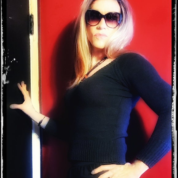 Meet your Posher! She's a trap! - Picture 12 of 16